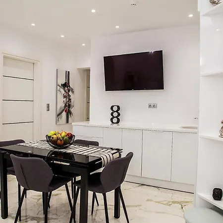 Amazing In Glyfada Center Apartment Athens